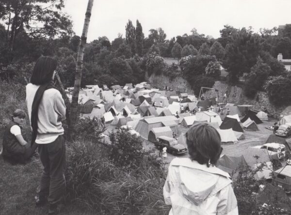 Zelten auf dem Sandplatz 1981 | Foto: Unbekannt